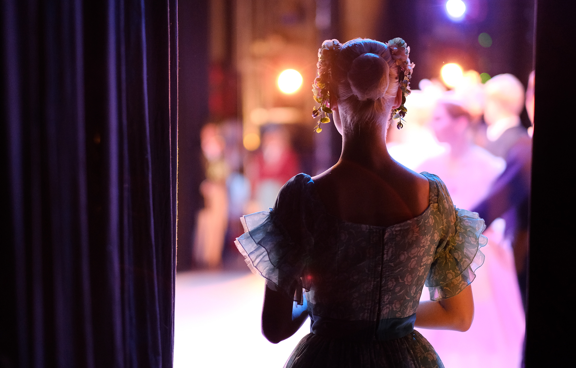 Ballerina Entering the Stage - Anna Jurkovska